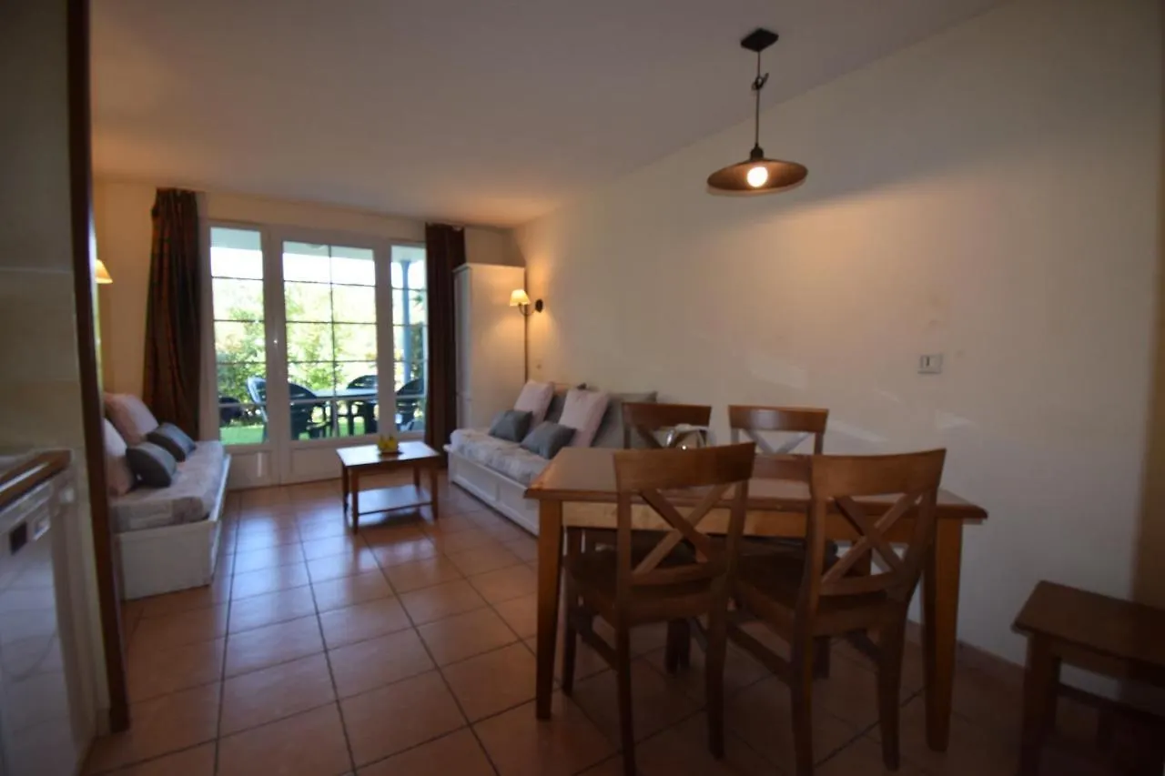 Holiday home Le Hameau Du Lac Avec Piscine Dans Residence, ,Appart Classe 1 Etoile Marciac
