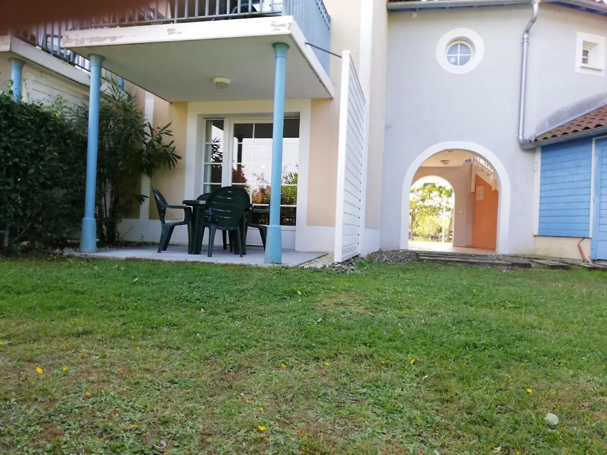 Le Hameau Du Lac Avec Piscine Dans Residence, ,Appart Classe 1 Etoile Marciac Holiday home