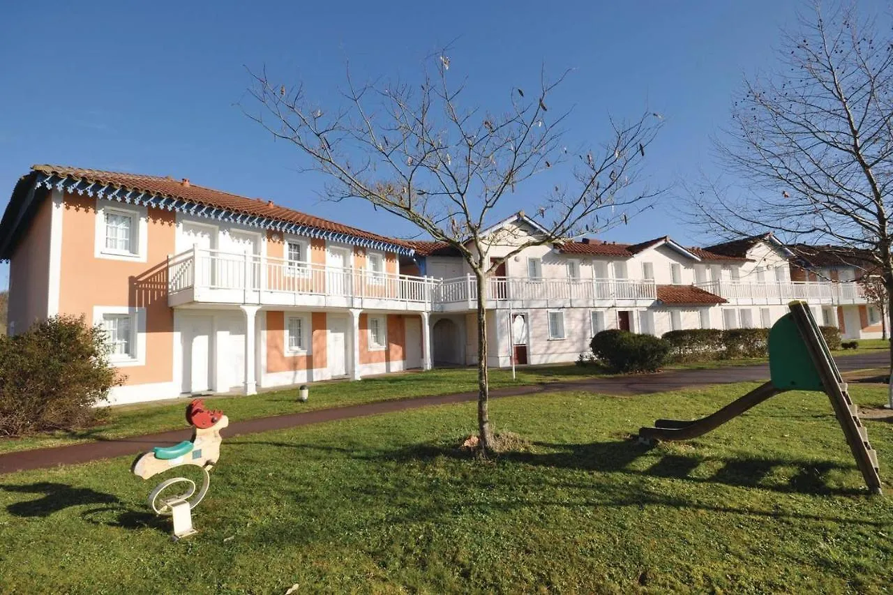 Le Hameau Du Lac Avec Piscine Dans Residence, ,Appart Classe 1 Etoile Marciac Holiday home